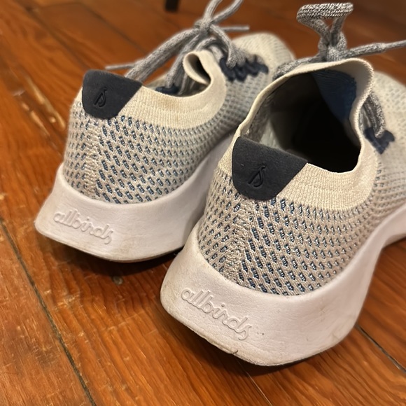 Allbirds Women’s Sneaker size 5.5 - Picture 2 of 3